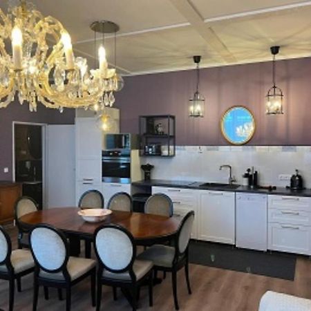 Ferienwohnung Alte Schule 22 Am Saseler Markt 2 Schlafzimmer & Baeder Hochwertig Hamburg Luaran gambar