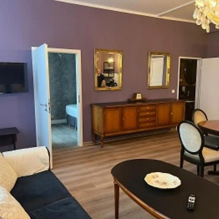 Ferienwohnung Alte Schule 22 Am Saseler Markt 2 Schlafzimmer & Baeder Hochwertig Hamburg Luaran gambar