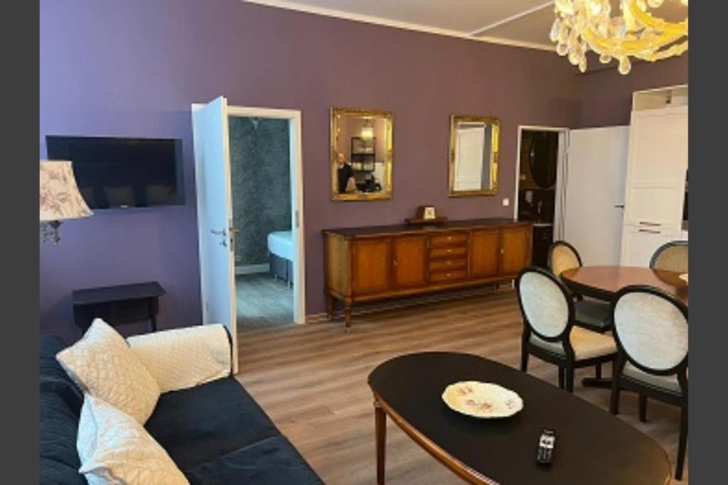 Ferienwohnung Alte Schule 22 Am Saseler Markt 2 Schlafzimmer & Baeder Hochwertig Hamburg Luaran gambar